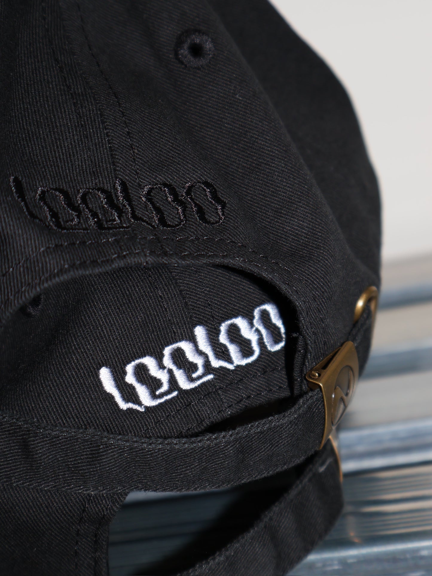LeeLoo Original Logo Cap Design by Paul Nicholson 【Black × White】